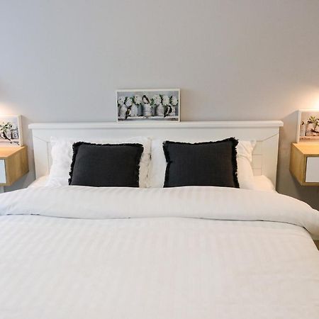Heart Of Nis Apartment ภายนอก รูปภาพ