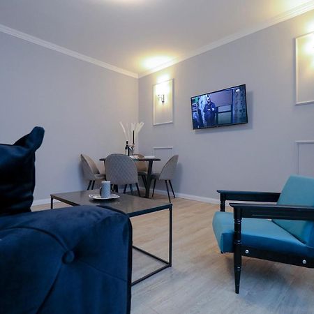 Heart Of Nis Apartment ภายนอก รูปภาพ