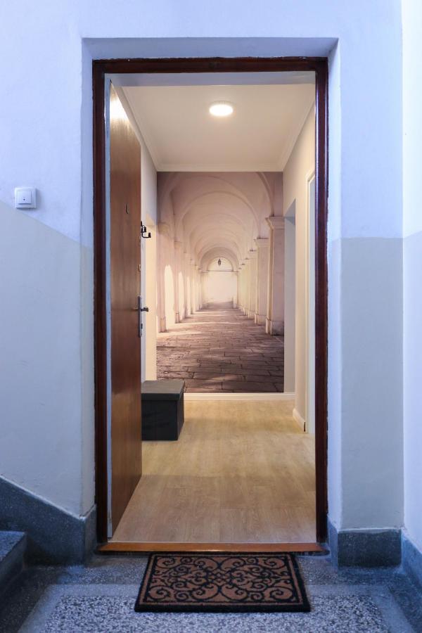 Heart Of Nis Apartment ภายนอก รูปภาพ