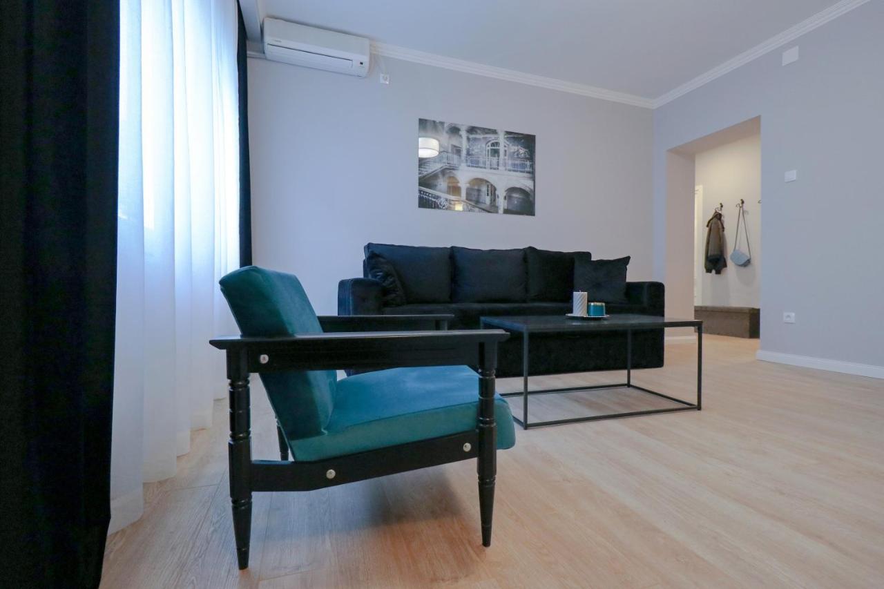 Heart Of Nis Apartment ภายนอก รูปภาพ